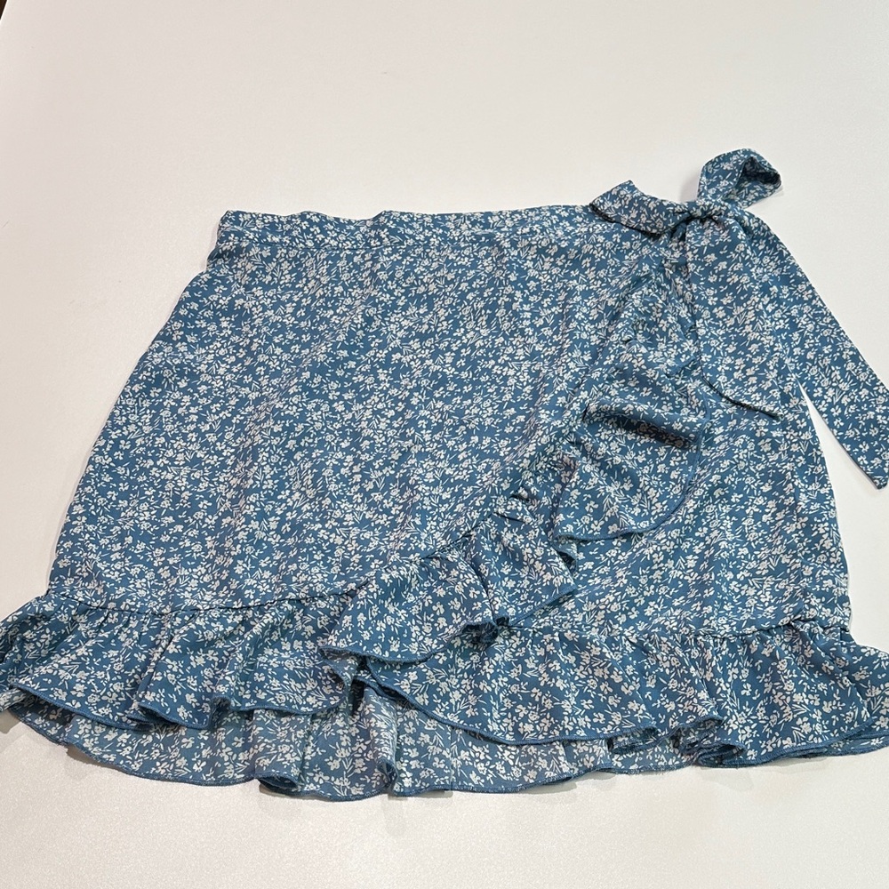 SHEIN Blue Wrap Skirt with Floral Design